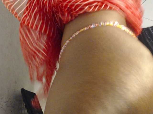 Eboni-hotboobs live cam on BongaCams
