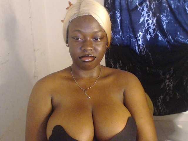 Eboni-hotboobs