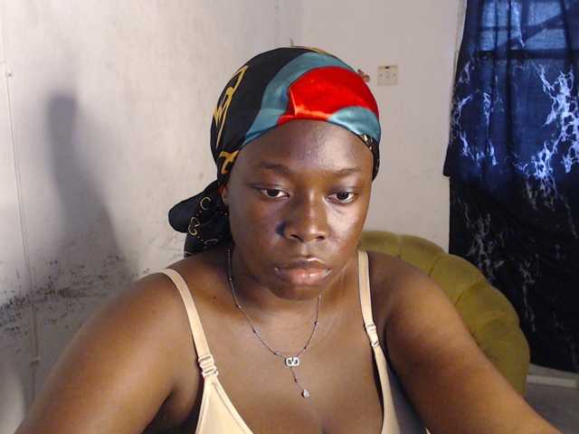 Eboni-hotboobs live cam on BongaCams