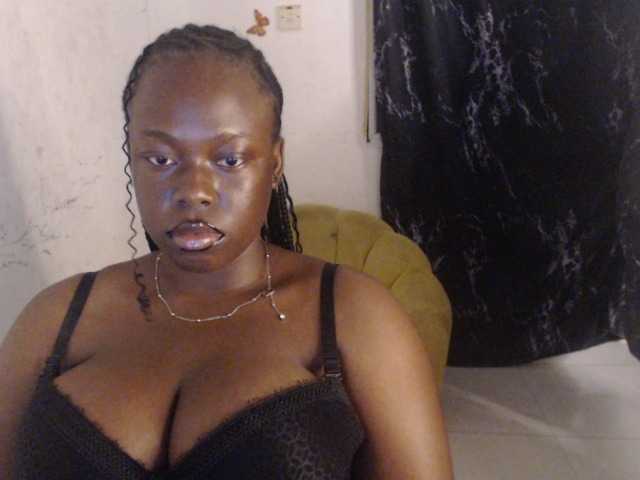 Eboni-hotboobs live cam on BongaCams