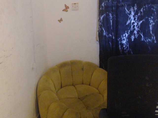 Eboni-hotboobs live cam on BongaCams