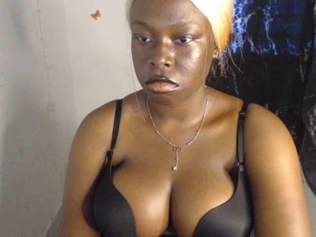 Eboni-hotboobs