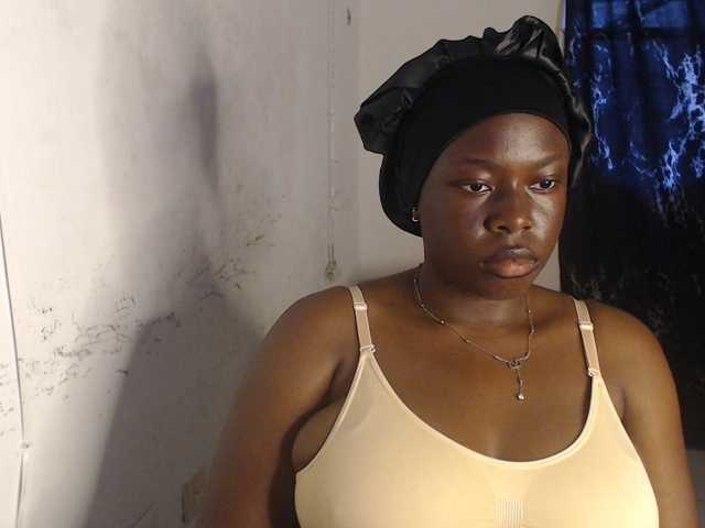 Eboni-hotboobs live cam preview