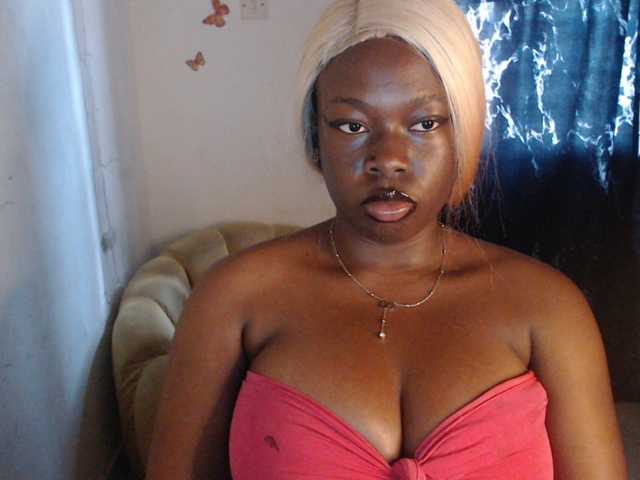 Eboni-hotboobs live cam preview