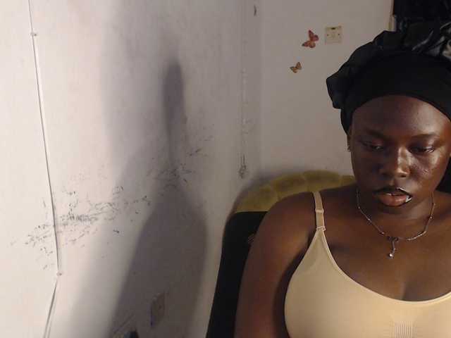 Eboni-hotboobs live cam preview