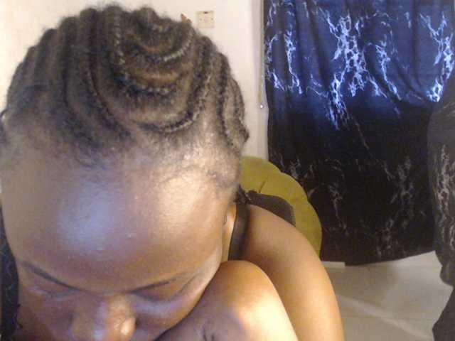 Eboni-hotboobs live cam on BongaCams