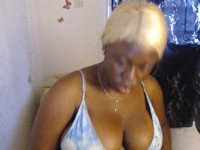 Eboni-hotboobs