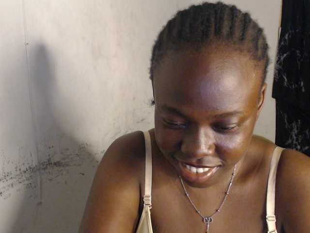 Eboni-hotboobs live cam on BongaCams