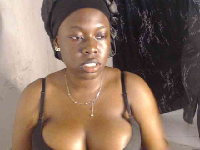 Eboni-hotboobs