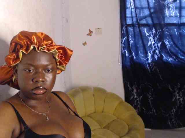 Eboni-hotboobs