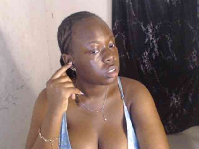 Eboni-hotboobs webcam