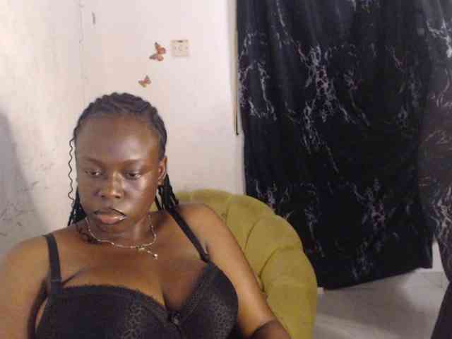 Eboni-hotboobs