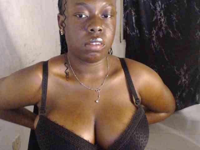 Eboni-hotboobs