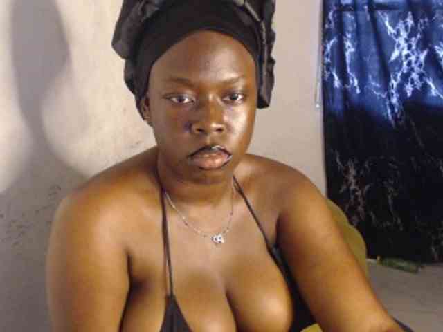 Eboni-hotboobs webcam