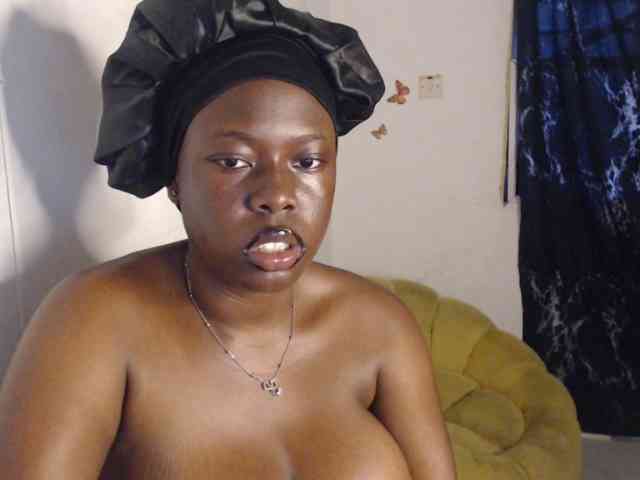 Eboni-hotboobs