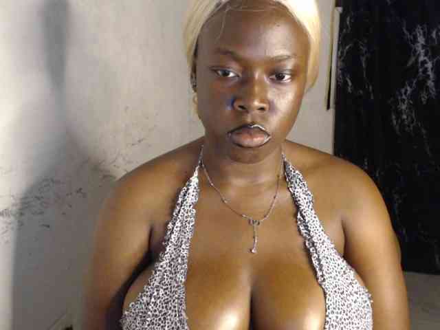 Eboni-hotboobs