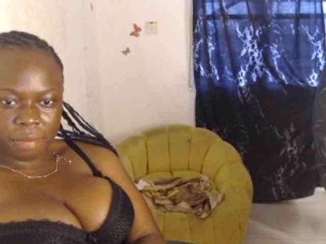 Eboni-hotboobs webcam