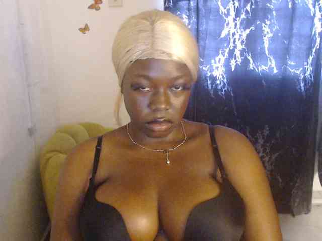 Eboni-hotboobs