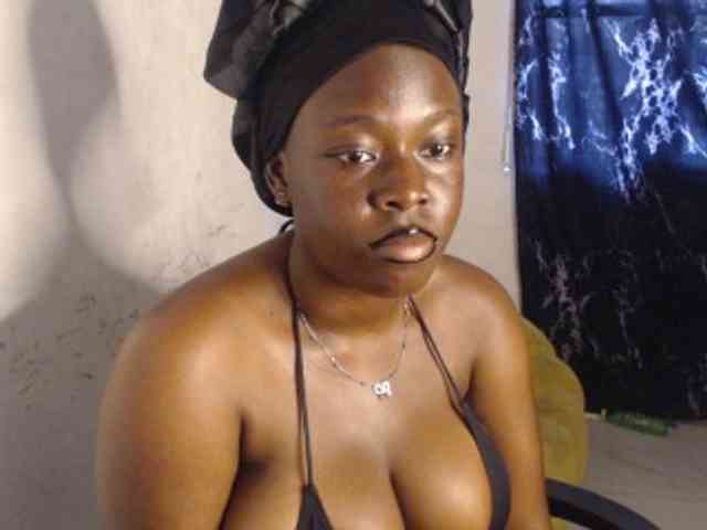 Eboni-hotboobs