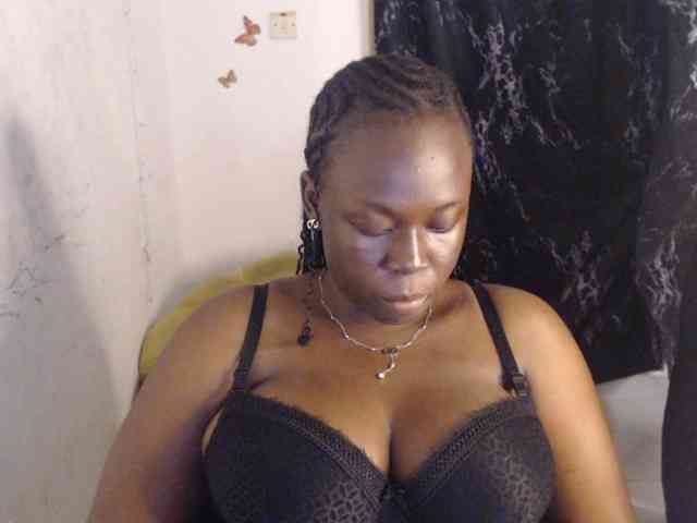 Eboni-hotboobs