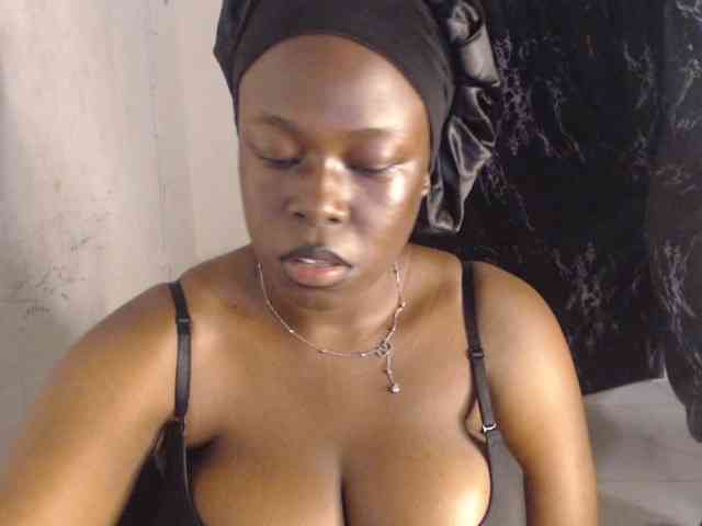 Eboni-hotboobs