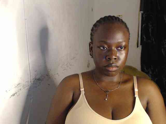 Eboni-hotboobs webcam