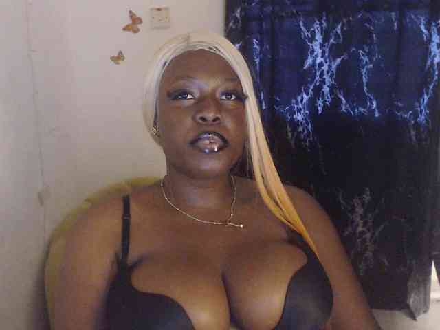 Eboni-hotboobs Eboni-hotboobs