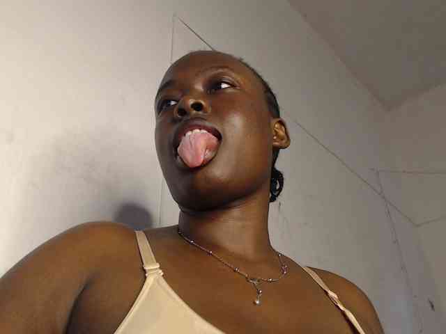 Eboni-hotboobs webcam