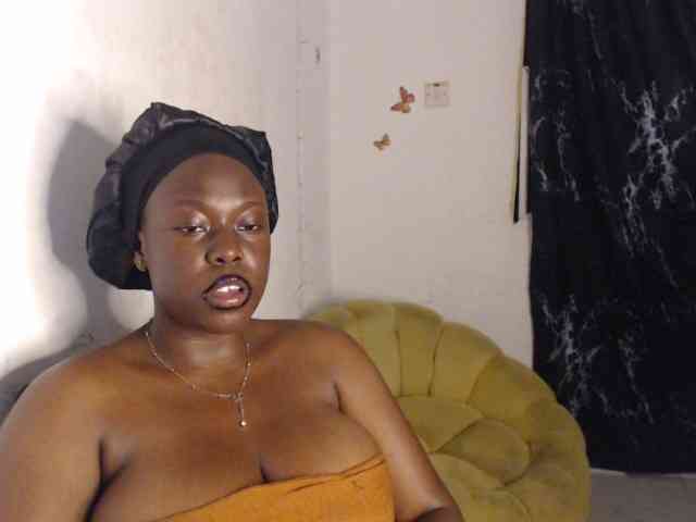 Eboni-hotboobs