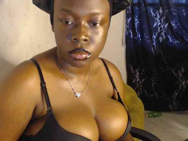 Eboni-hotboobs