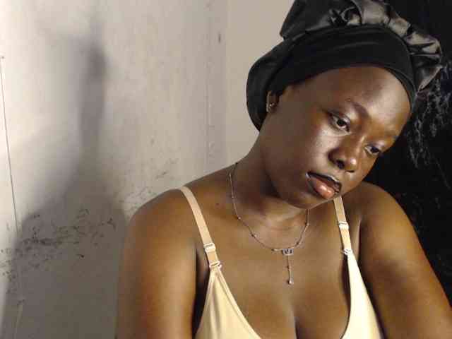 Eboni-hotboobs