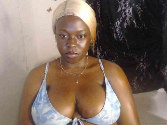 Eboni-hotboobs