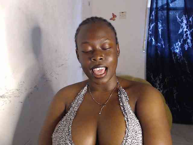 Eboni-hotboobs