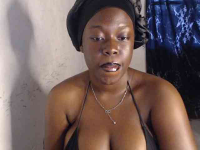 Eboni-hotboobs
