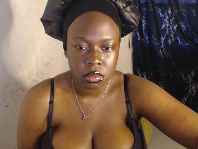 Eboni-hotboobs