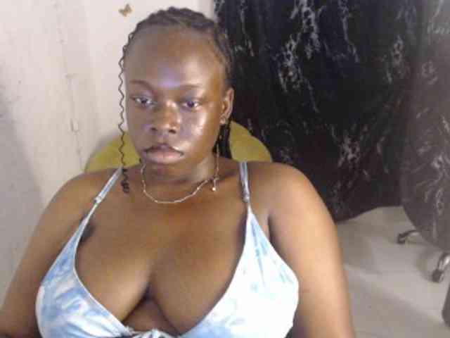 Eboni-hotboobs webcam