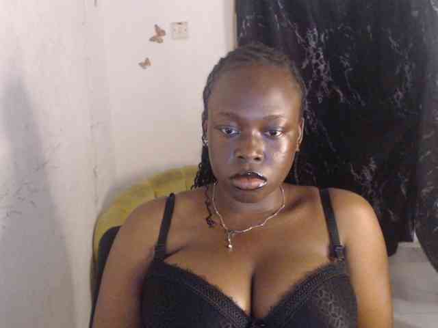Eboni-hotboobs webcam