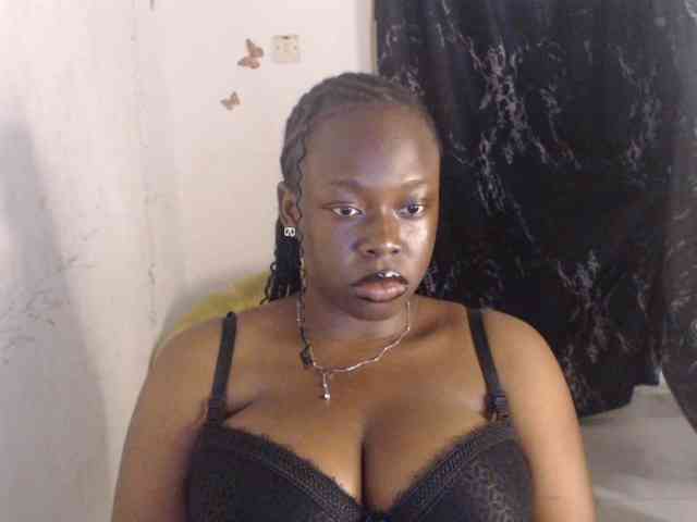 Eboni-hotboobs webcam