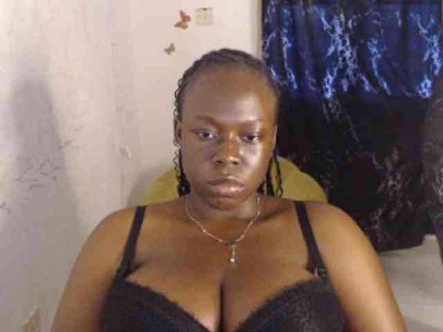 Eboni-hotboobs webcam