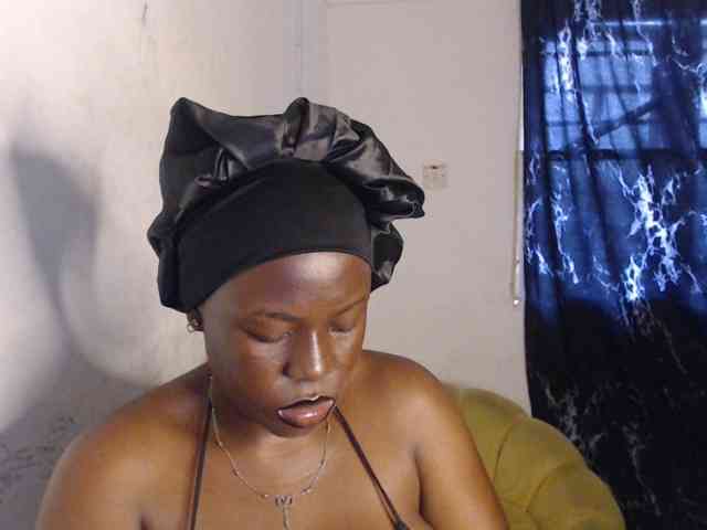 Eboni-hotboobs