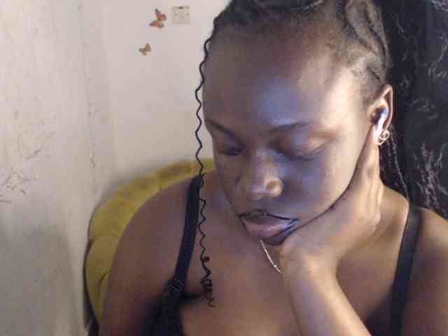 Eboni-hotboobs webcam