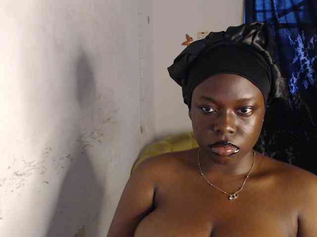 Eboni-hotboobs