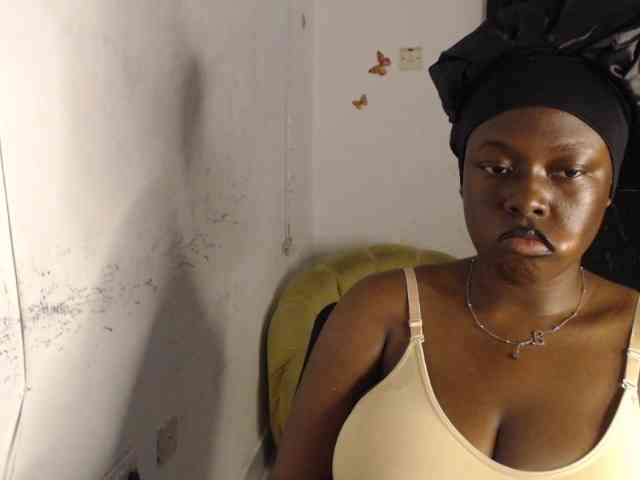 Eboni-hotboobs