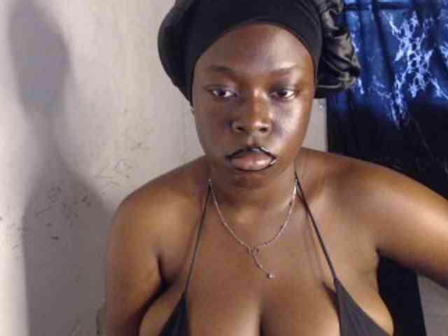 Eboni-hotboobs