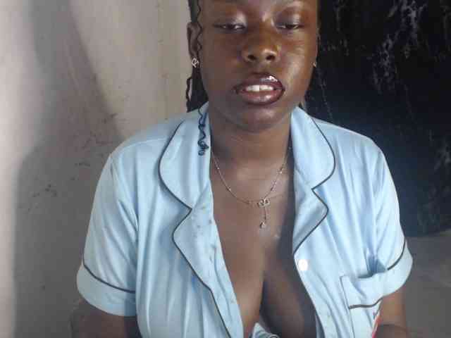 Eboni-hotboobs webcam