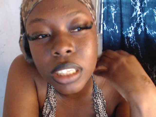 Eboni-hotboobs webcam