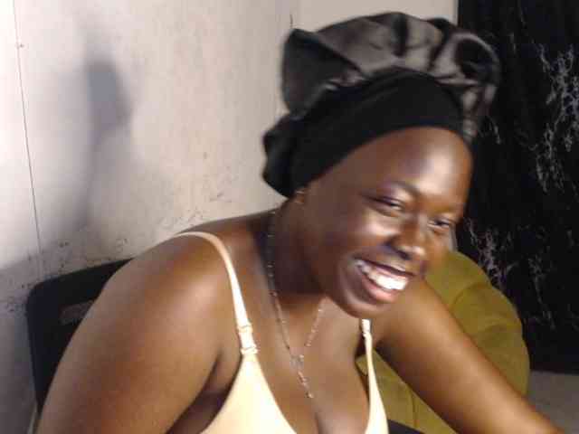 Eboni-hotboobs webcam