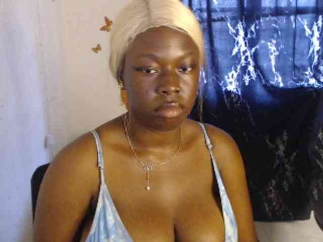 Eboni-hotboobs webcam