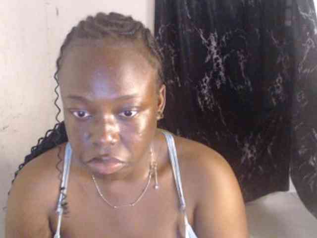 Eboni-hotboobs webcam