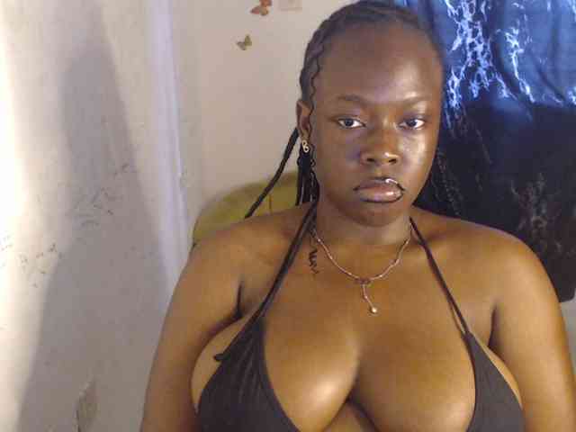 Eboni-hotboobs